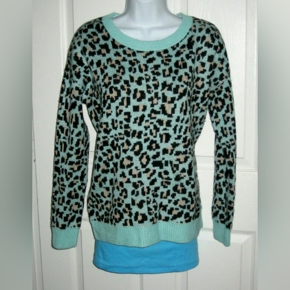 New Victoria's Secret Pink Leopard pullover sweater - Picture 2 of 5